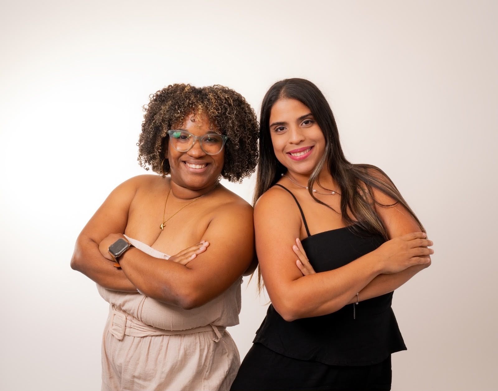 Las fundadoras de House & Airbnb Cleaning Services PR sonriendo de frente